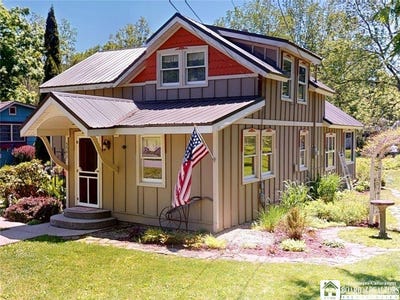 /international/us/5541-summit-avenue-bemus-point-ny-110108550746/
