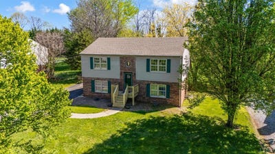 /international/us/111-omni-place-forest-va-110107202463/