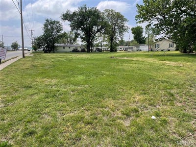 /international/us/1300-e-edwardsville-road-wood-river-il-110084231704/