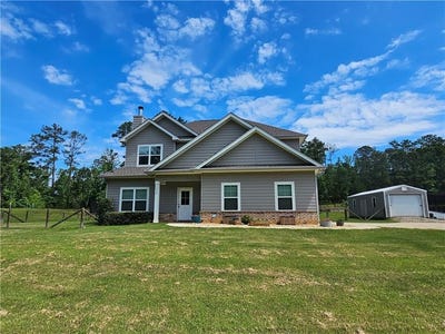 /international/us/1076-cummings-road-smiths-station-al-110108608399/