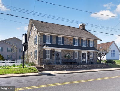/international/us/1436-w-broad-street-quakertown-pa-110108805972/