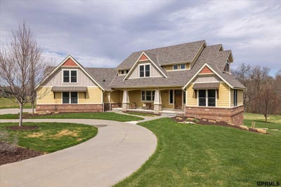 /international/us/10208-cottonwood-creek-boulevard-blair-ne-110107478945/
