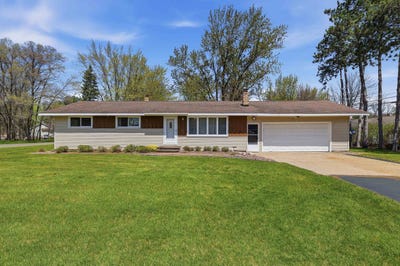 /international/us/4314-second-street-stevens-point-wi-110107992892/