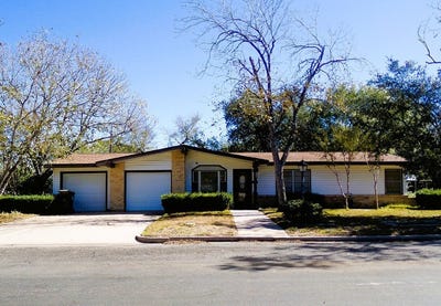 /international/us/504-north-west-street-weimar-tx-110103258292/