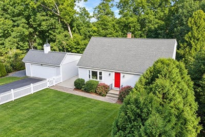 /international/us/37-woodfield-street-nashua-nh-110110328246/