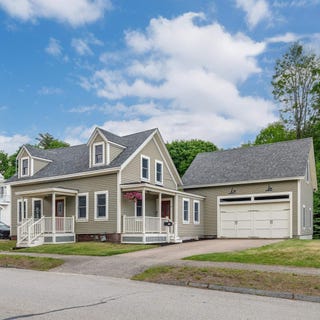 /international/us/17-rogers-street-dover-nh-110108546736/