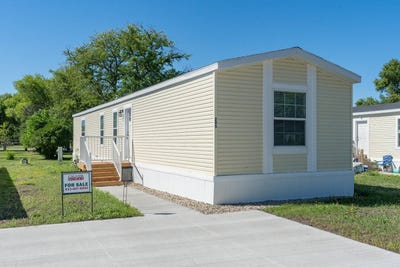 /international/us/295-kingsway-drive-north-mankato-mn-110102579766/