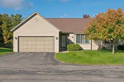 /international/us/2015-woods-lane-petoskey-mi-110120484346/