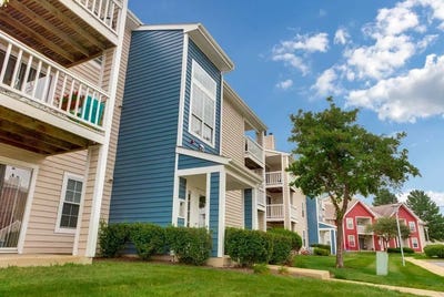 /international/us/4216-chesapeake-drive-aurora-il-110108079166/