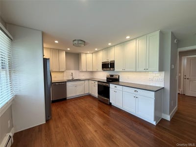 /international/us/55075-main-road-southold-ny-110108295107/