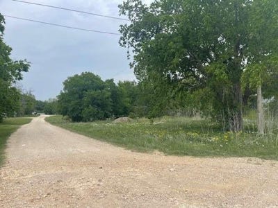 /international/us/160-2nd-street-walnut-springs-tx-110098897250/