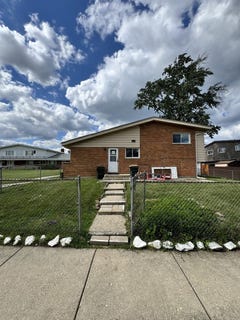 /international/us/7030-w-carol-avenue-niles-il-110108853261/