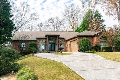 /international/us/2050-oak-grove-road-ne-atlanta-ga-110107085994/