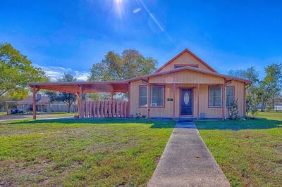/international/us/602-e-post-office-st-weimar-tx-110103753333/