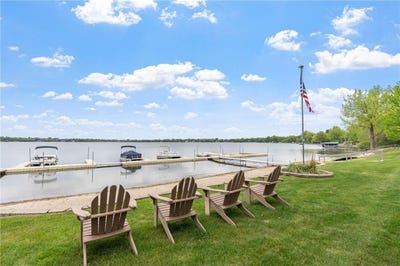 /international/us/290-shoreview-estate-big-lake-mn-110108352848/