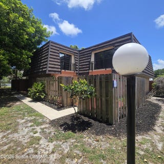 /international/us/4014-vista-oaks-circle-ne-melbourne-fl-110107536461/