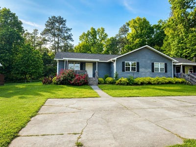 /international/us/5025-bess-moore-road-apison-tn-110108142828/