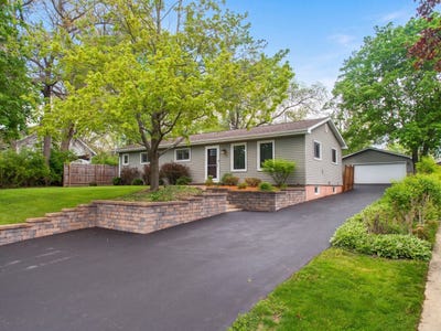 /international/us/6n051-oakwood-drive-st-charles-il-110107716685/