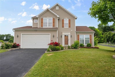 /international/us/18-butterfly-lane-henrietta-ny-110100466790/