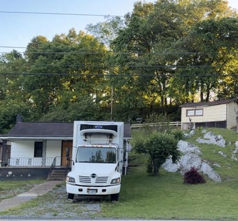 /international/us/1285-highway-73-newport-tn-110108208768/