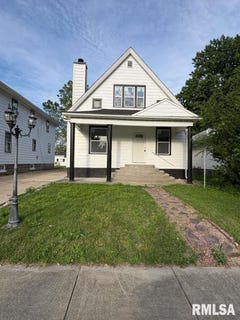 /international/us/2100-spring-street-springfield-il-110108390375/