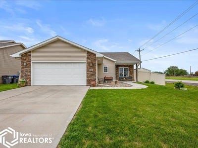 /international/us/2304-s-19th-street-council-bluffs-ia-110107630363/