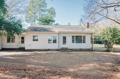 /international/us/2377-lyon-landing-road-elizabethtown-nc-110104582588/