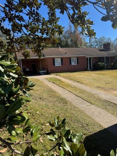 /international/us/1301-s-shivers-poplarville-ms-110104195266/
