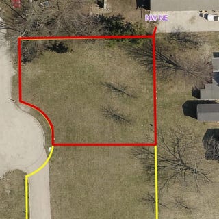 /international/us/306-1st-st-sw-waukon-ia-110103574488/