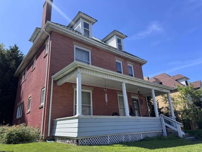 /international/us/731-benoni-avenue-fairmont-wv-110108448834/