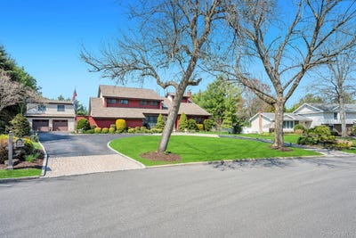 /international/us/9-artisan-avenue-huntington-ny-110107440798/