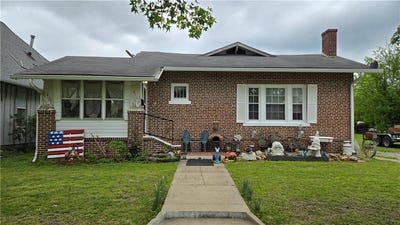 /international/us/411-w-2nd-street-coffeyville-ks-110107719511/