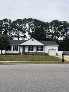 /international/us/408-gloria-drive-chesapeake-va-110107908604/