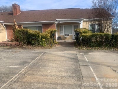 /international/us/544-n-center-street-statesville-nc-110104951754/