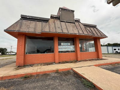 /international/us/220-w-russworm-dr-watonga-ok-110109042785/