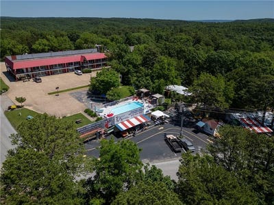 /international/us/849-passion-play-rd-eureka-springs-ar-110100657692/?lang=en