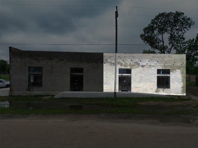 /international/us/118-n-dallas-street-rice-tx-110103416837/
