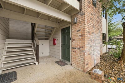 /international/us/421-w-san-antonio-street-san-marcos-tx-110107510821/