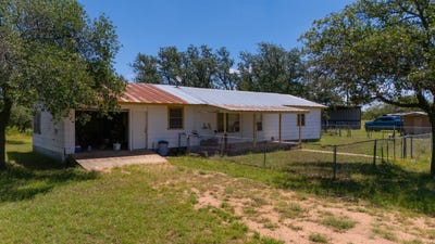 /international/us/107-private-road-607-voca-tx-110108965102/