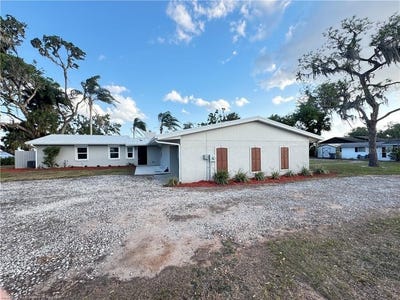 /international/us/1893-n-lake-reedy-boulevard-frostproof-fl-110098088733/