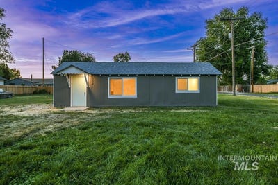 /international/us/602-nevada-ave-homedale-id-110100378952/?lang=en