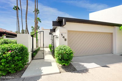 /international/us/4438-e-camelback-road-phoenix-az-110120487521/