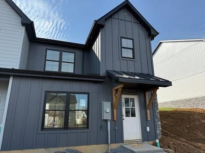 /international/us/17-prairie-ct-bridgewater-va-110094608684/