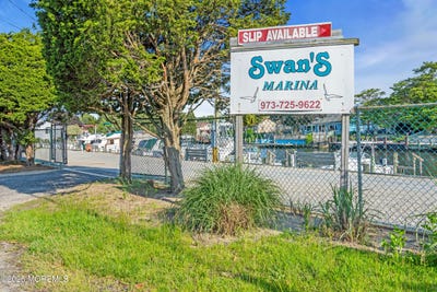 /international/us/421-laurel-boulevard-lanoka-harbor-nj-110100031119/
