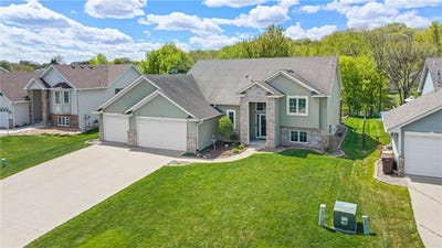 /international/us/19429-embers-avenue-farmington-mn-110108078744/