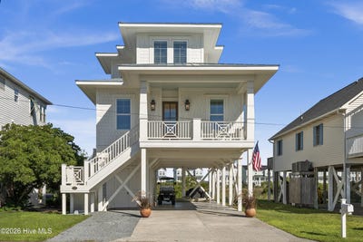 /international/us/1215-n-new-river-drive-surf-city-nc-110119910749/