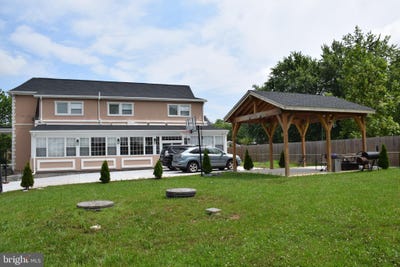/international/us/5021-harney-road-taneytown-md-110100567985/