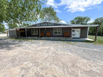 /international/us/114-s-central-ave-marietta-tx-110098917219/