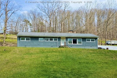 /international/us/9-samantha-drive-clendenin-wv-110106923254/