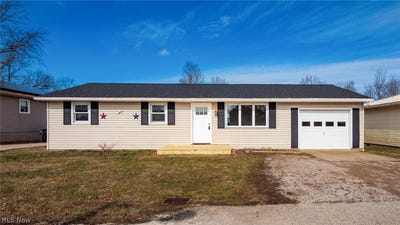 /international/us/96-summit-street-roseville-oh-110105975589/